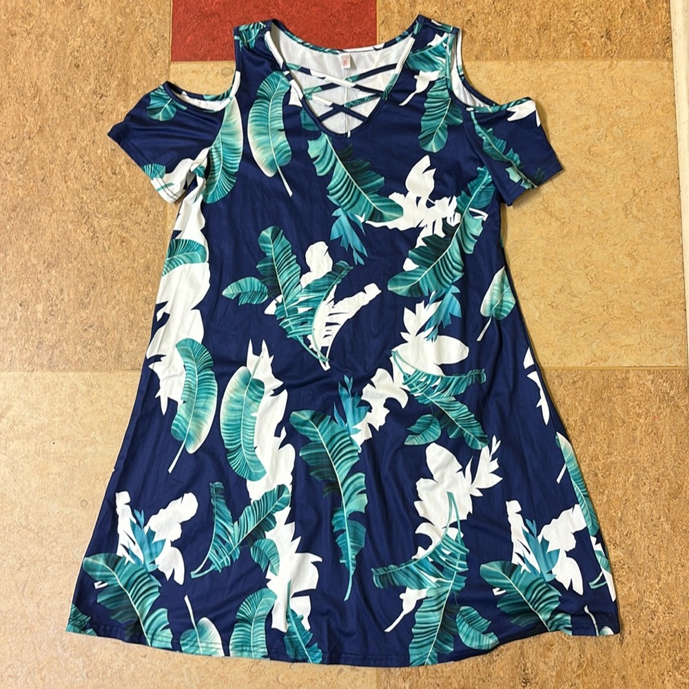 Women’s tshirt feather summer dress